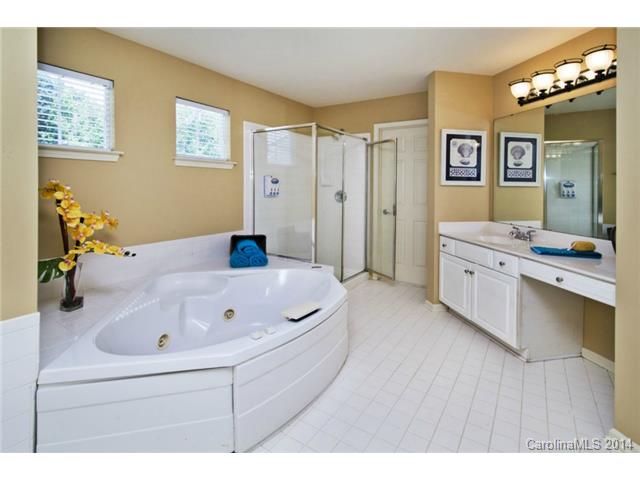 21620 Scottcrest Cir, Cornelius, NC 28031 photo 13