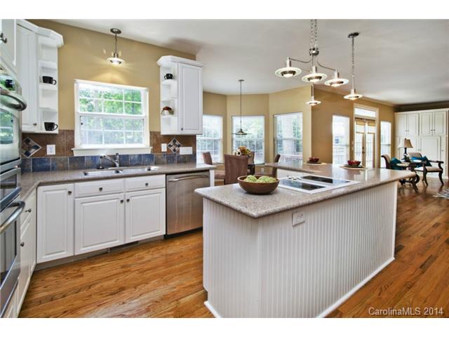 21620 Scottcrest Cir, Cornelius, NC 28031 photo 6