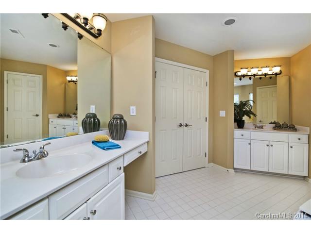 21620 Scottcrest Cir, Cornelius, NC 28031 photo 12