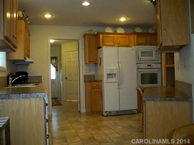 132 Redmon Rd, Harmony, NC 28634 photo 4