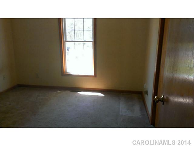 304 Mel Ln, Crouse, NC 28033 photo 5