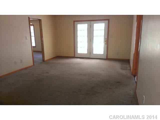 304 Mel Ln, Crouse, NC 28033 photo 3