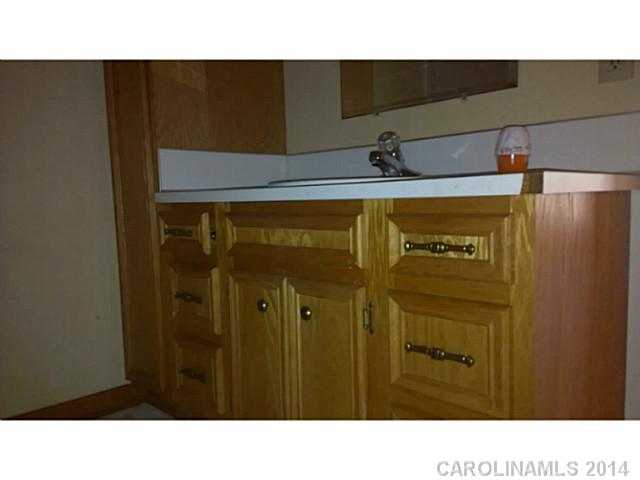 304 Mel Ln, Crouse, NC 28033 photo 8