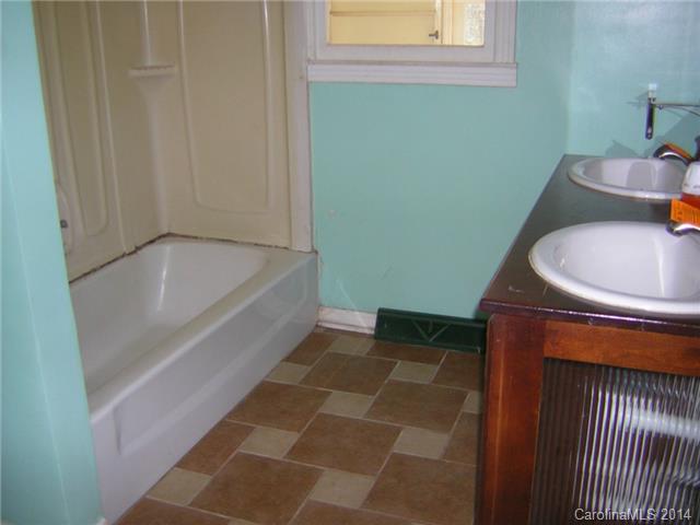 565 E Ridge Rd, Salisbury, NC 28147 photo 3