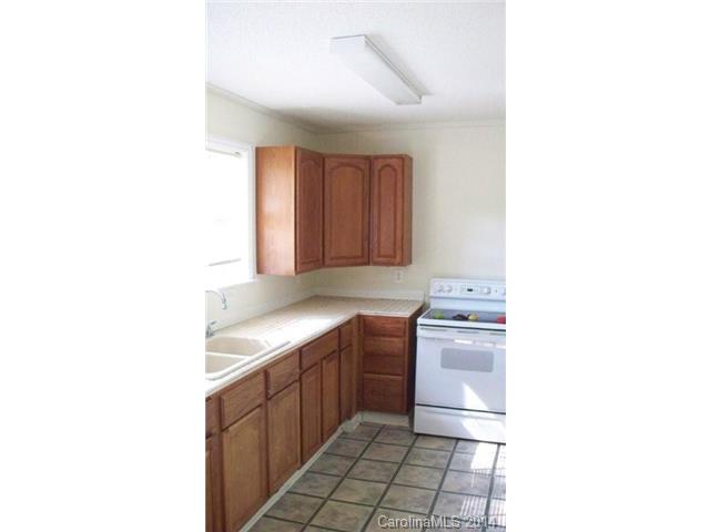 723 Broad St, Kannapolis, NC 28081 photo 2
