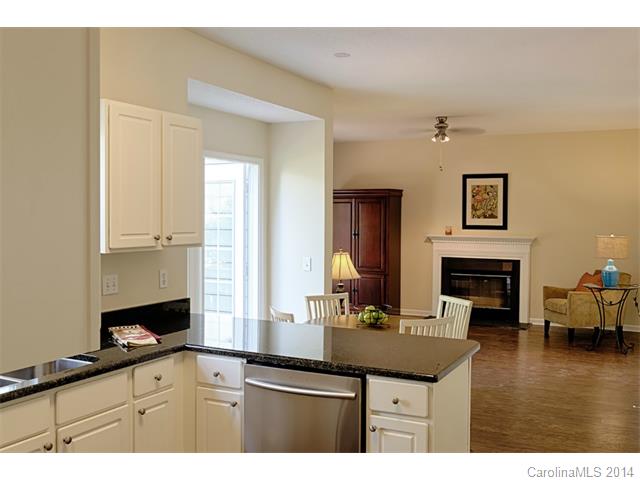 124 Shorecrest Dr, Davidson, NC 28036 photo 3