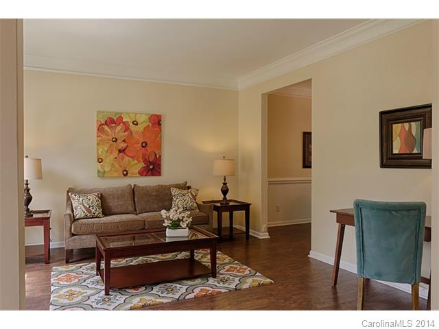 124 Shorecrest Dr, Davidson, NC 28036 photo 2