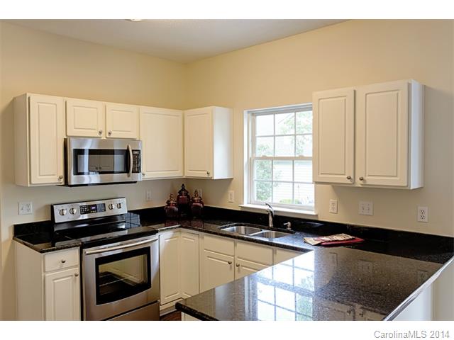 124 Shorecrest Dr, Davidson, NC 28036 photo 4