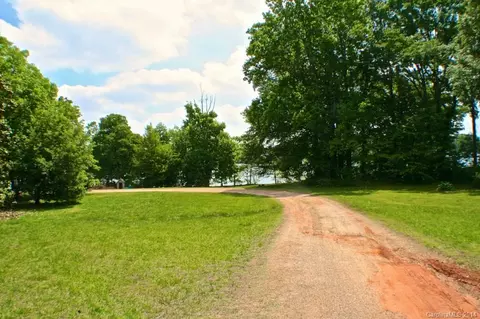 18222 Delray Dr, Cornelius, NC 28031 photo 2