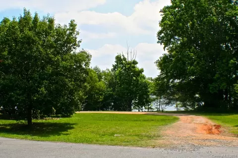 18222 Delray Dr, Cornelius, NC 28031 photo 4