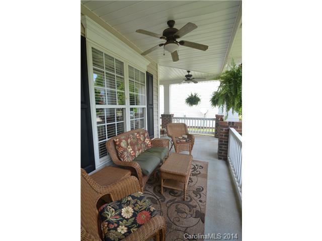 10530 Quarrier Dr, Cornelius, NC 28031 photo 2