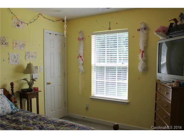 809 River Trail Rd, Lowell, NC 28098 photo 16