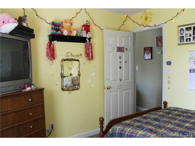 809 River Trail Rd, Lowell, NC 28098 photo 17