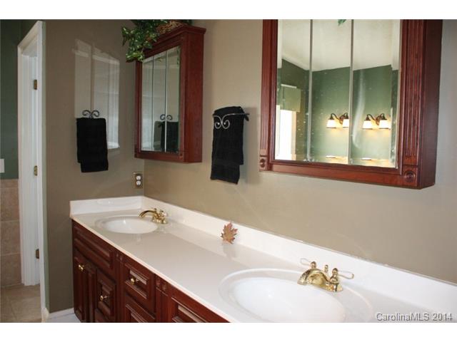 19628 Weavers Cir, Cornelius, NC 28031 photo 12