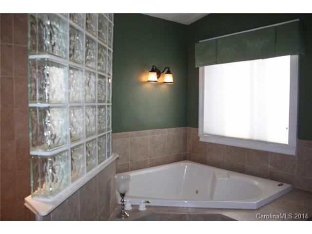 19628 Weavers Cir, Cornelius, NC 28031 photo 11