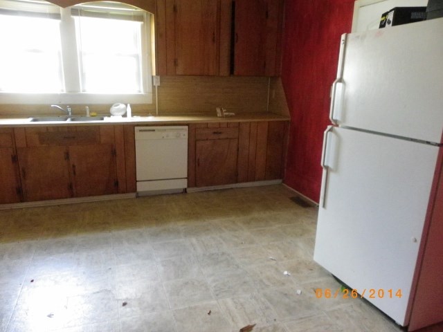 201 Forest St, Clover, SC 29710 photo 3