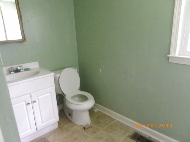 201 Forest St, Clover, SC 29710 photo 6