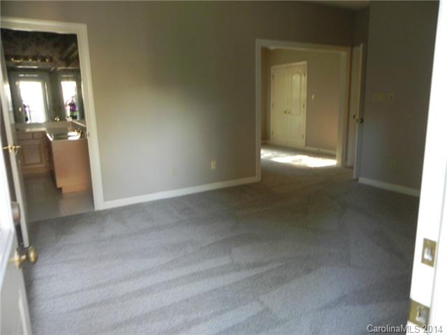 10520 Pullengreen Dr, Charlotte, NC 28277 photo 4
