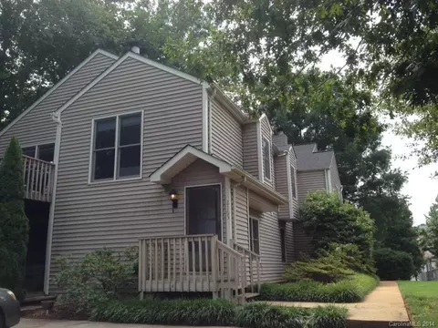 6 NW Th St, Hickory, NC 28601 photo 3