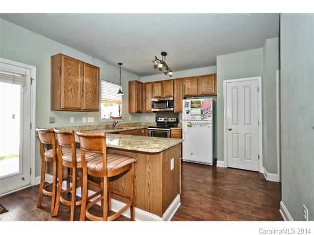 536 Catawba Ave, Davidson, NC 28036 photo 3
