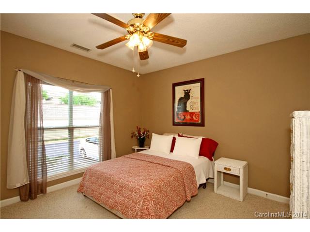 1300 Torrence 1300 Cir #1300, Davidson, NC 28036 photo 16