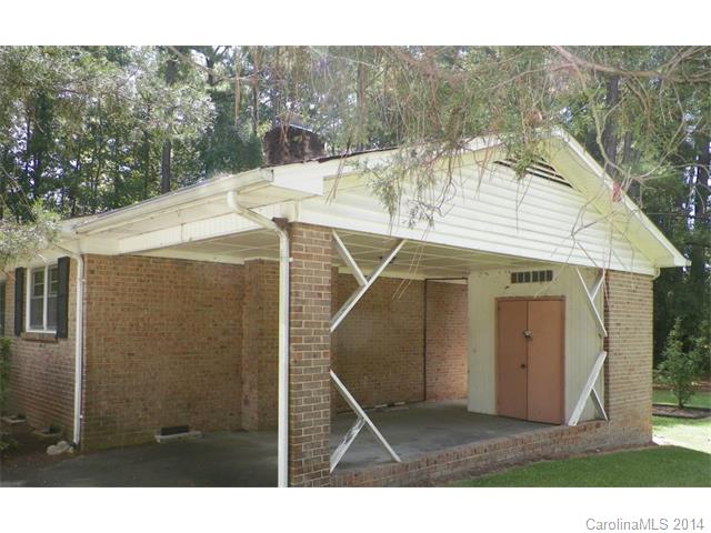 821 State Rd, Cheraw, SC 29520 photo 3