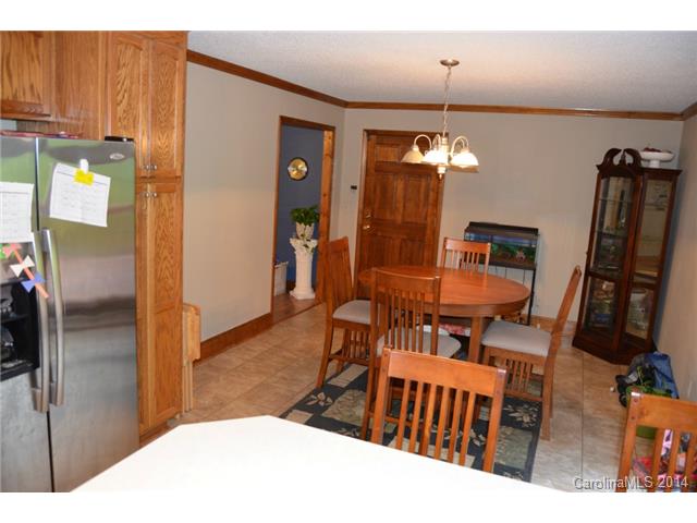 724 E Chestnut St, Stanley, NC 28164 photo 6