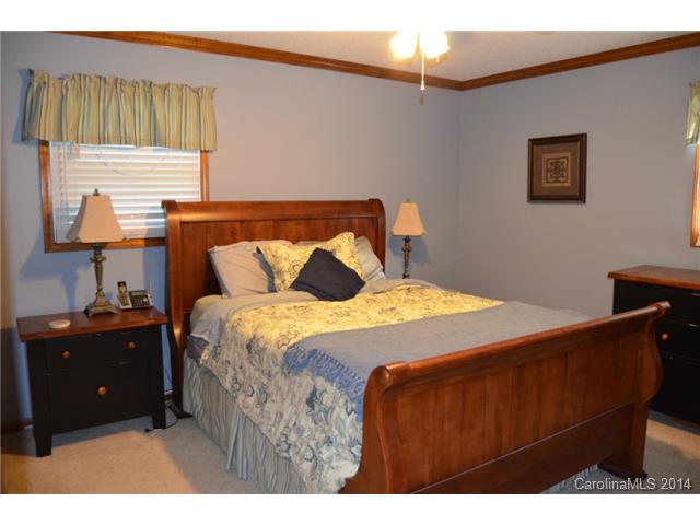 724 E Chestnut St, Stanley, NC 28164 photo 7
