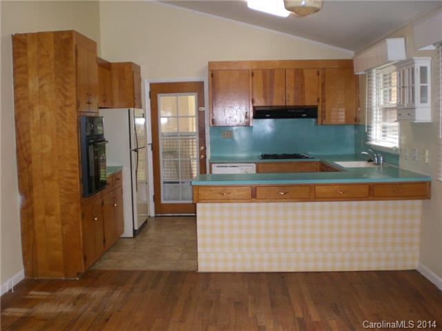 1120 Shore Dr, Lancaster, SC 29720 photo 4