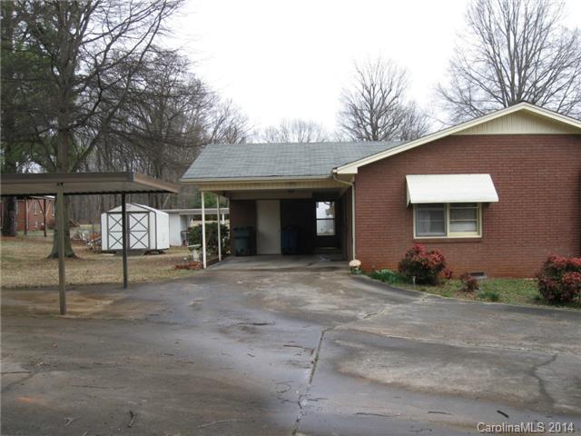 208 9th Ave, Conover, NC 28613 photo 3