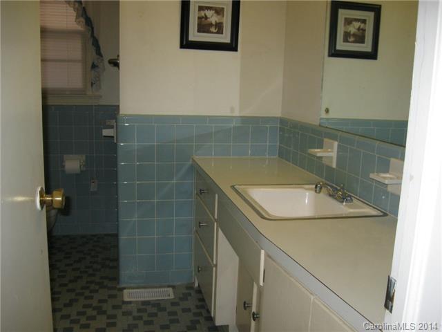 208 9th Ave, Conover, NC 28613 photo 10