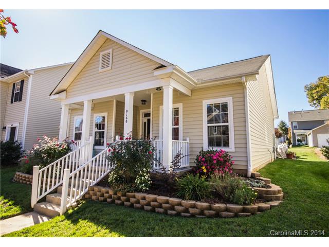 9168 Glenashley Dr, Cornelius, NC 28031 photo 2
