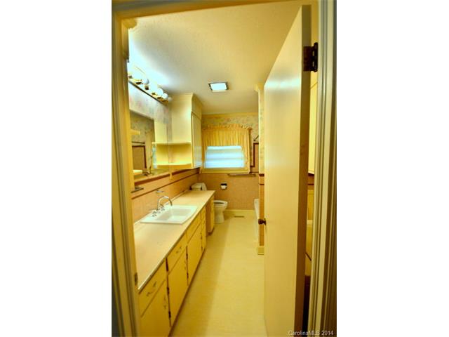 918 Forest Dr, Lancaster, SC 29720 photo 6