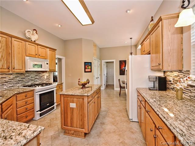 20332 Cathedral Oaks Dr, Cornelius, NC 28031 photo 8