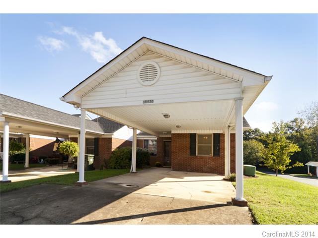 19930 Oak Leaf Cir #27, Cornelius, NC 28031 photo 2