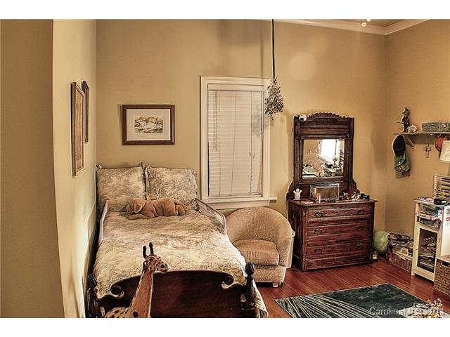 112 7th St, Cramerton, NC 28032 photo 3