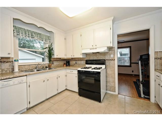 5420 Farmbrook Dr, Charlotte, NC 28210 photo 16