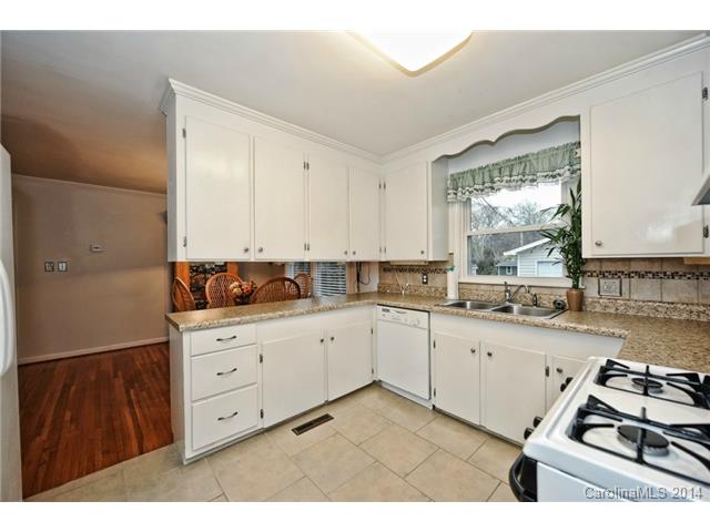 5420 Farmbrook Dr, Charlotte, NC 28210 photo 17