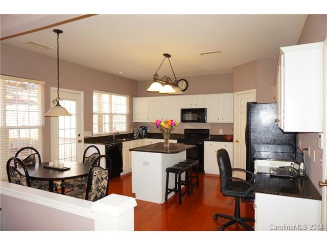 20718 Waters Edge Ct, Cornelius, NC 28031 photo 9