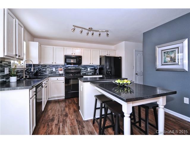 1402 River Run Rd, Lowell, NC 28098 photo 6