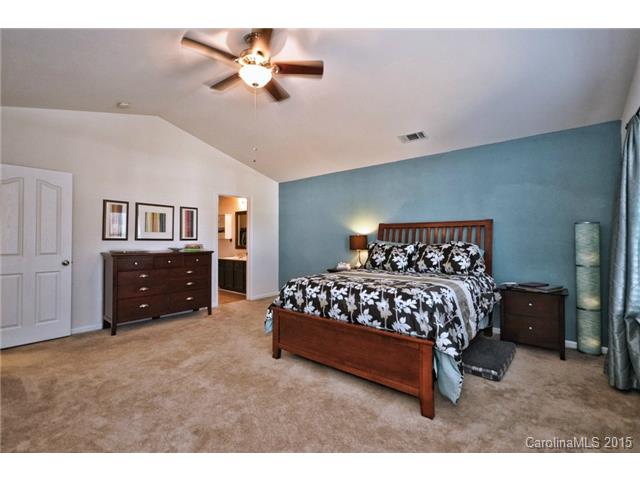 1402 River Run Rd, Lowell, NC 28098 photo 14