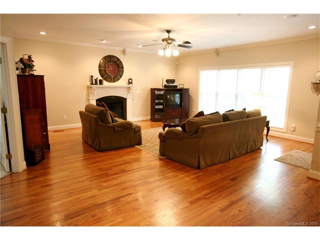 6601 Fox Ridge Cir, Davidson, NC 28036 photo 13