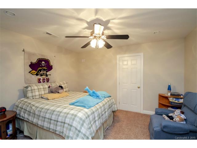 6601 Fox Ridge Cir, Davidson, NC 28036 photo 5