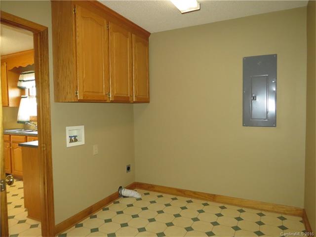 654 E Memorial Hwy, Harmony, NC 28634 photo 20