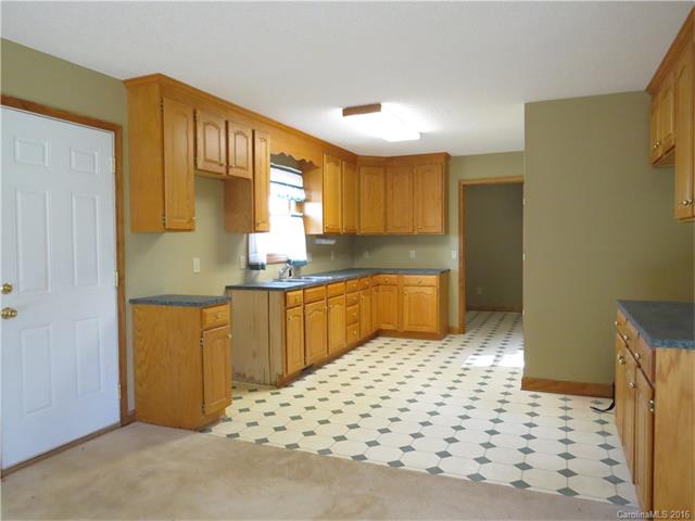 654 E Memorial Hwy, Harmony, NC 28634 photo 15