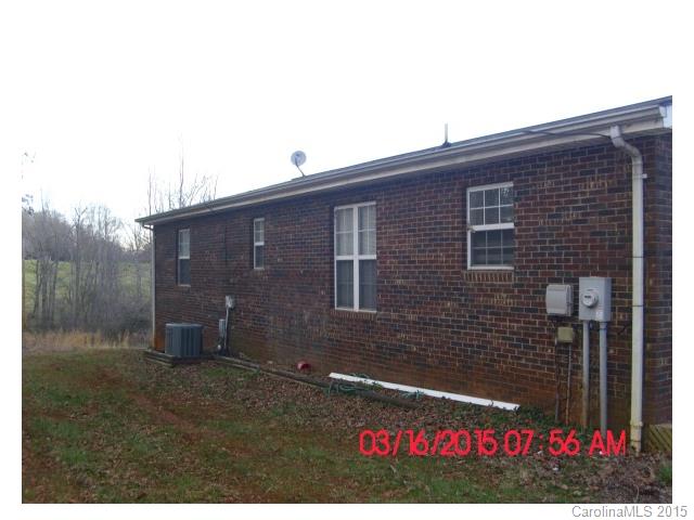 133 Bb Ln, Hiddenite, NC 28636 photo 3