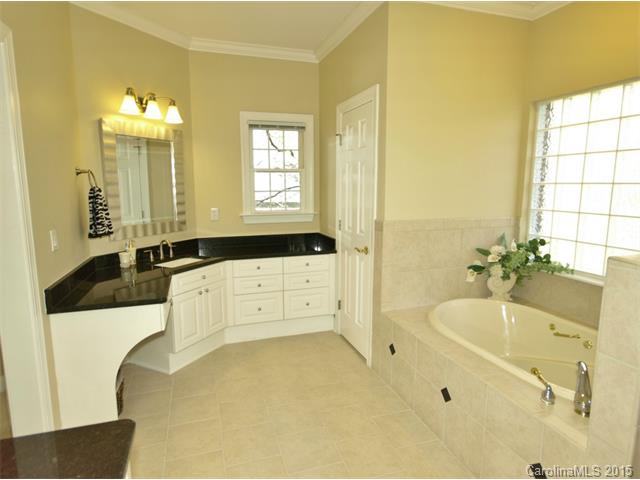 19004 Mountainview Dr, Cornelius, NC 28031 photo 10