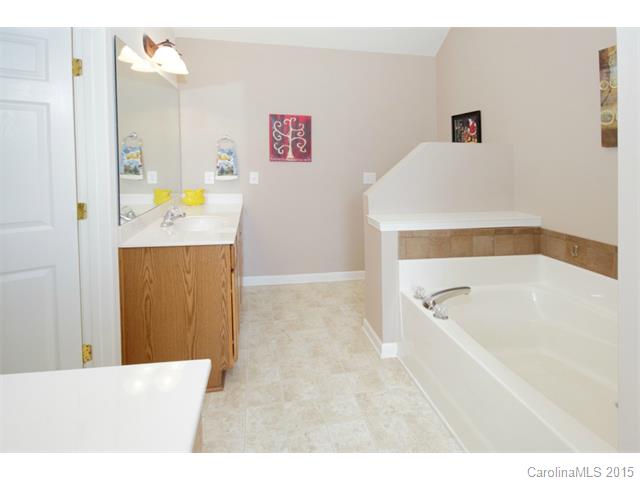 7471 Common Oak Dr, Stanley, NC 28164 photo 10