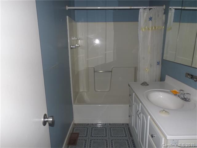 1042 W Laurel Ave, Lancaster, SC 29720 photo 4