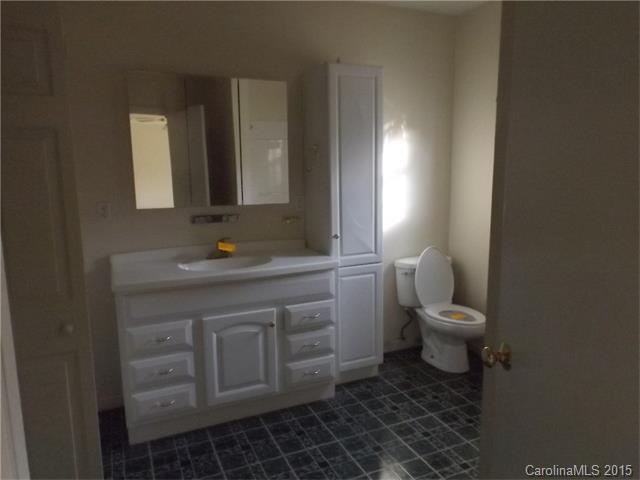 1042 W Laurel Ave, Lancaster, SC 29720 photo 8